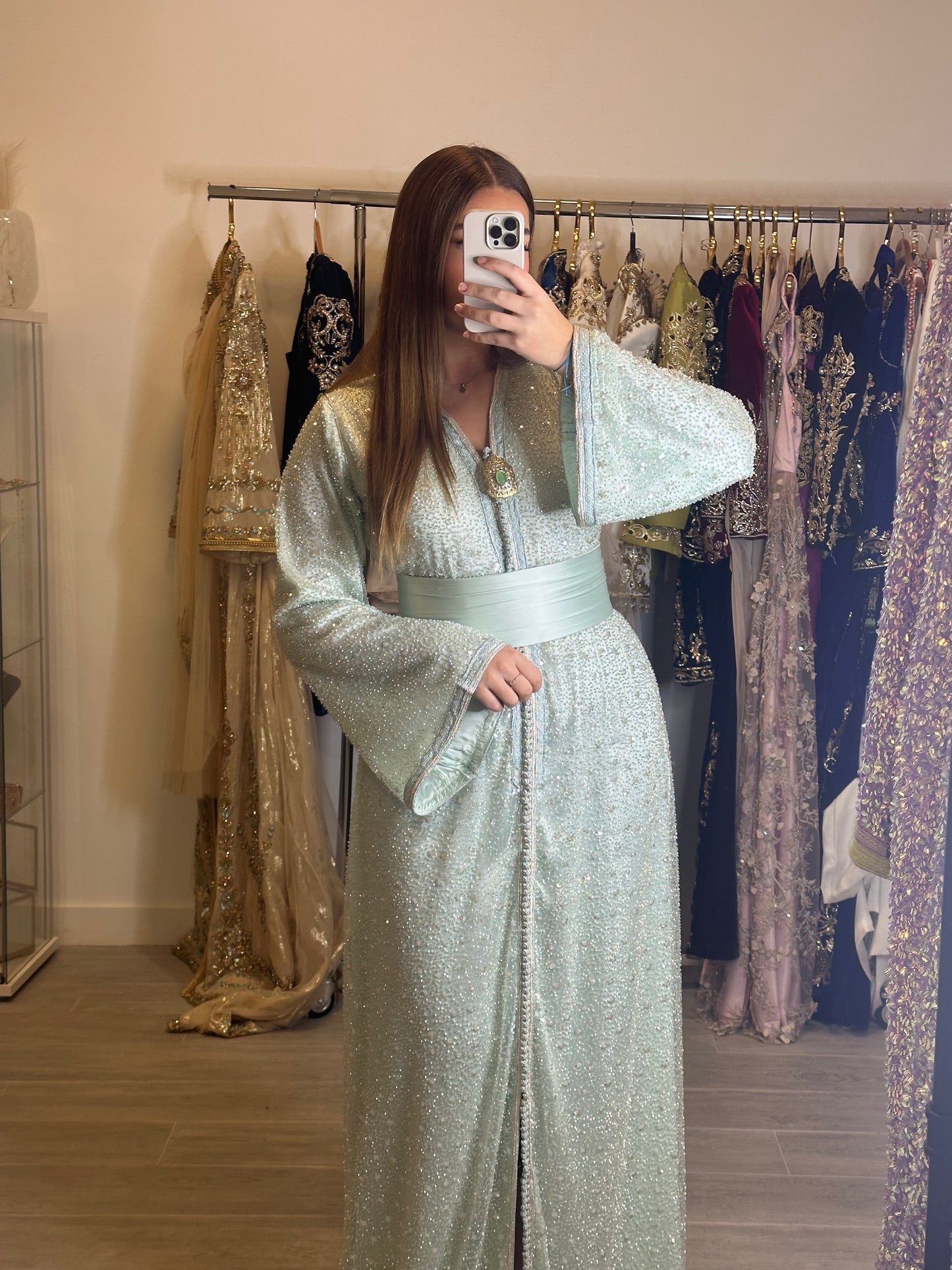 Caftan bleu satinée